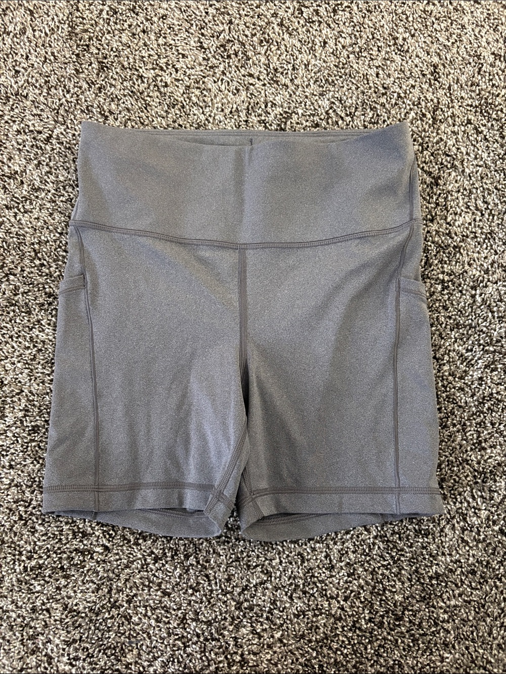 Athleta interval stash shorts 5”